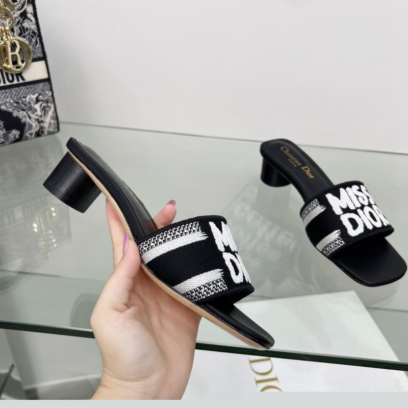 ch**an D*or slippers